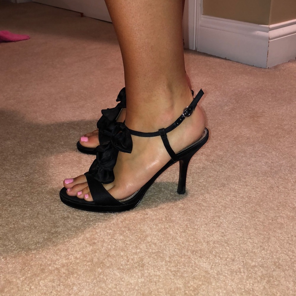 Black Heels - Picture 4 of 4